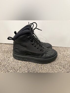 Nike Woodside 2 High ACG Boots black 5.5Y EUC